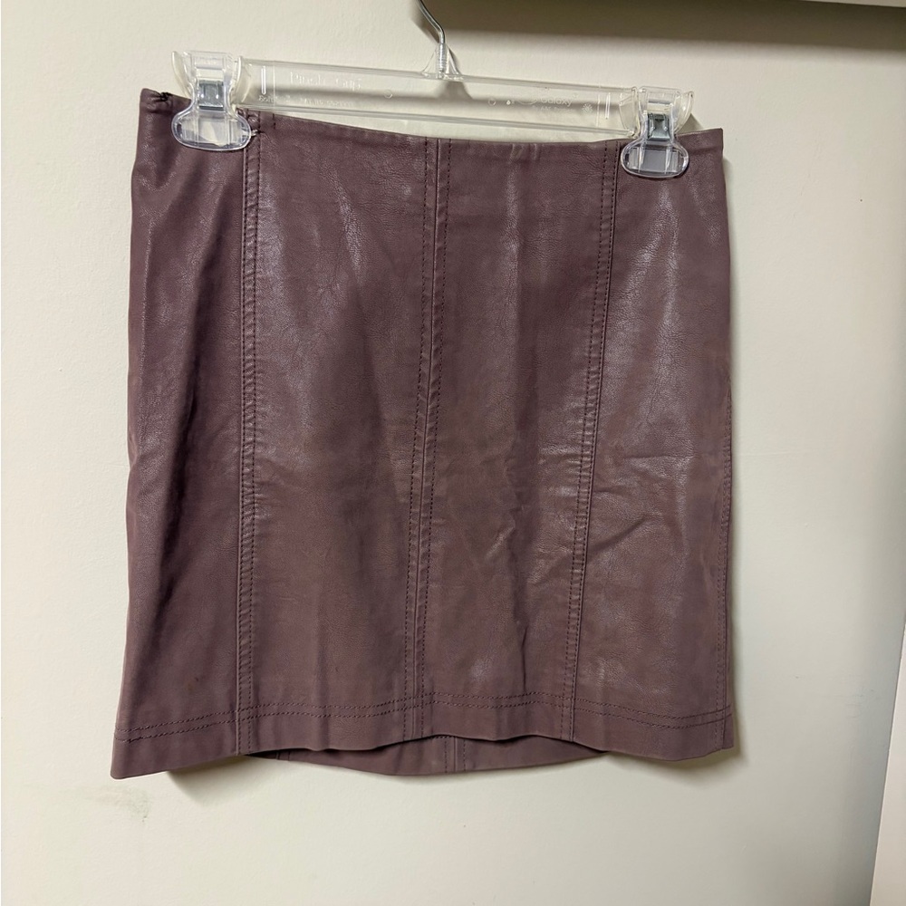 FREE PEOPLE - MODERN FEMME NOVELTY MINI VEGAN SUEDE SKIRT IN MAUVE size 2 FLAWED